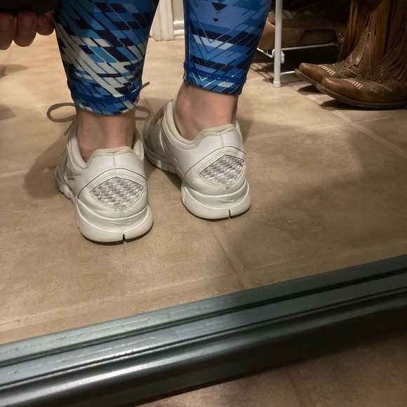 White Nike Free Women’s Cheer Shoes size 10 - Picture 9 of 10